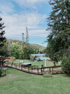 Hotel Le Petit Lac Sainte-Adèle